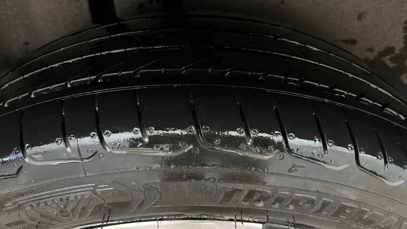 2023 MG HECTOR PLUS SAVVY PRO 1.5 TURBO CVT 7 STR, Petrol, Automatic, 62,175 km, Right Rear Tyre Tread