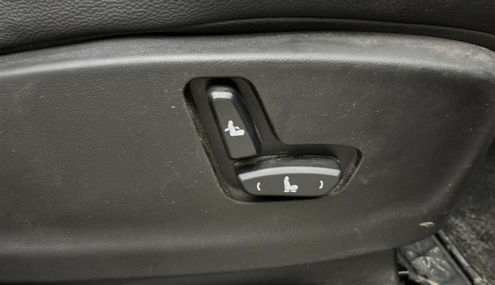 2023 MG HECTOR PLUS SAVVY PRO 1.5 TURBO CVT 7 STR, Petrol, Automatic, 62,175 km, Driver Side Adjustment Panel