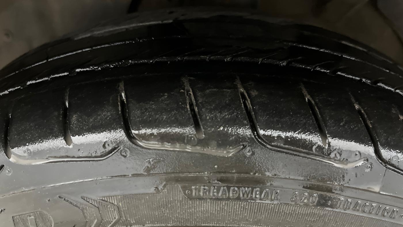 2023 MG HECTOR PLUS SAVVY PRO 1.5 TURBO CVT 7 STR, Petrol, Automatic, 62,175 km, Left Front Tyre Tread