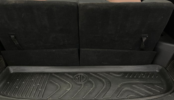 2023 MG HECTOR PLUS SAVVY PRO 1.5 TURBO CVT 7 STR, Petrol, Automatic, 62,175 km, Boot Inside