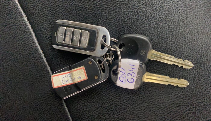 2016 Hyundai Eon MAGNA + AIRBAG, Petrol, Manual, 72,191 km, Key Close Up