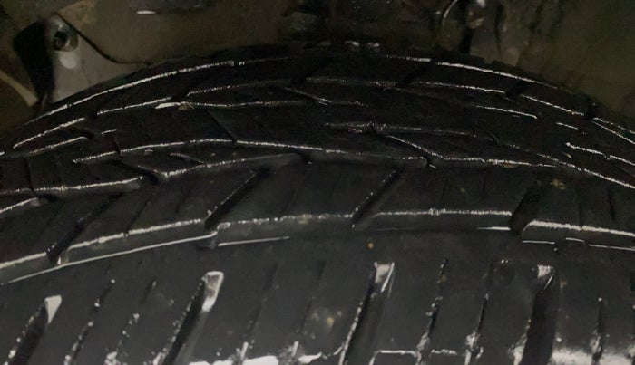 2020 Renault Duster RXZ 1.3 TURBO PETROL CVT, Petrol, Automatic, 38,702 km, Left Front Tyre Tread