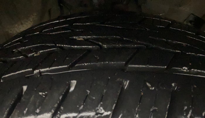 2020 Renault Duster RXZ 1.3 TURBO PETROL CVT, Petrol, Automatic, 38,702 km, Right Front Tyre Tread