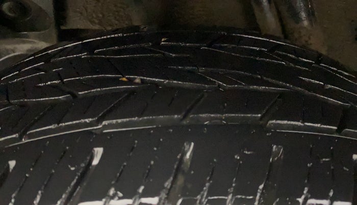 2020 Renault Duster RXZ 1.3 TURBO PETROL CVT, Petrol, Automatic, 38,702 km, Right Rear Tyre Tread