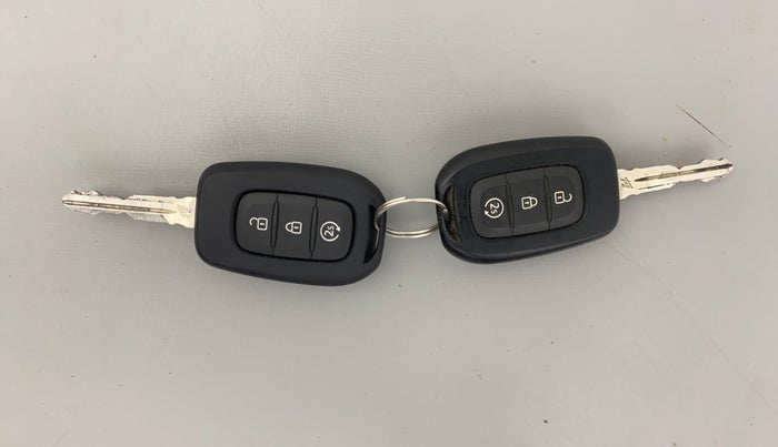 2020 Renault Duster RXZ 1.3 TURBO PETROL CVT, Petrol, Automatic, 38,702 km, Key Close Up