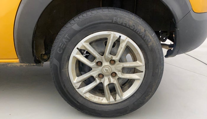2021 Renault TRIBER RXL MT, Petrol, Manual, 23,951 km, Left Rear Wheel