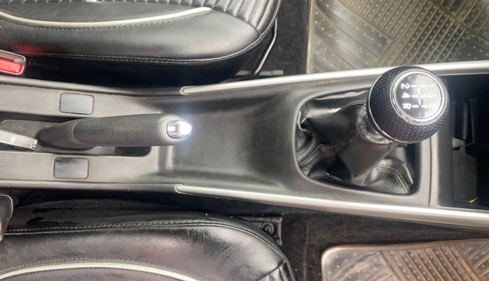 2017 Maruti Baleno ALPHA PETROL 1.2, Petrol, Manual, 54,030 km, Gear Lever