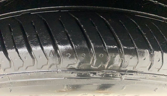 2017 Maruti Baleno ALPHA PETROL 1.2, Petrol, Manual, 54,030 km, Left Rear Tyre Tread