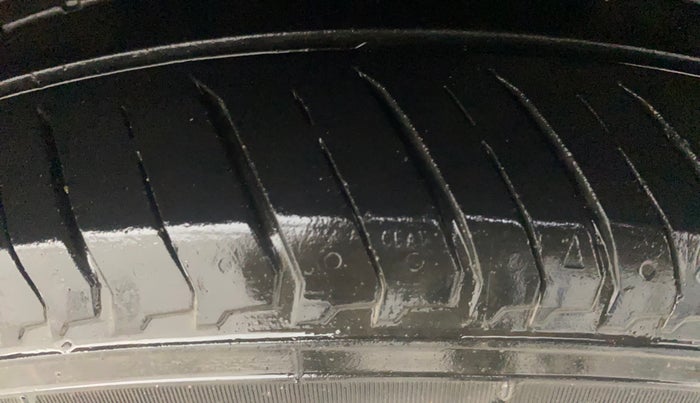 2017 Maruti Baleno ALPHA PETROL 1.2, Petrol, Manual, 54,030 km, Right Front Tyre Tread