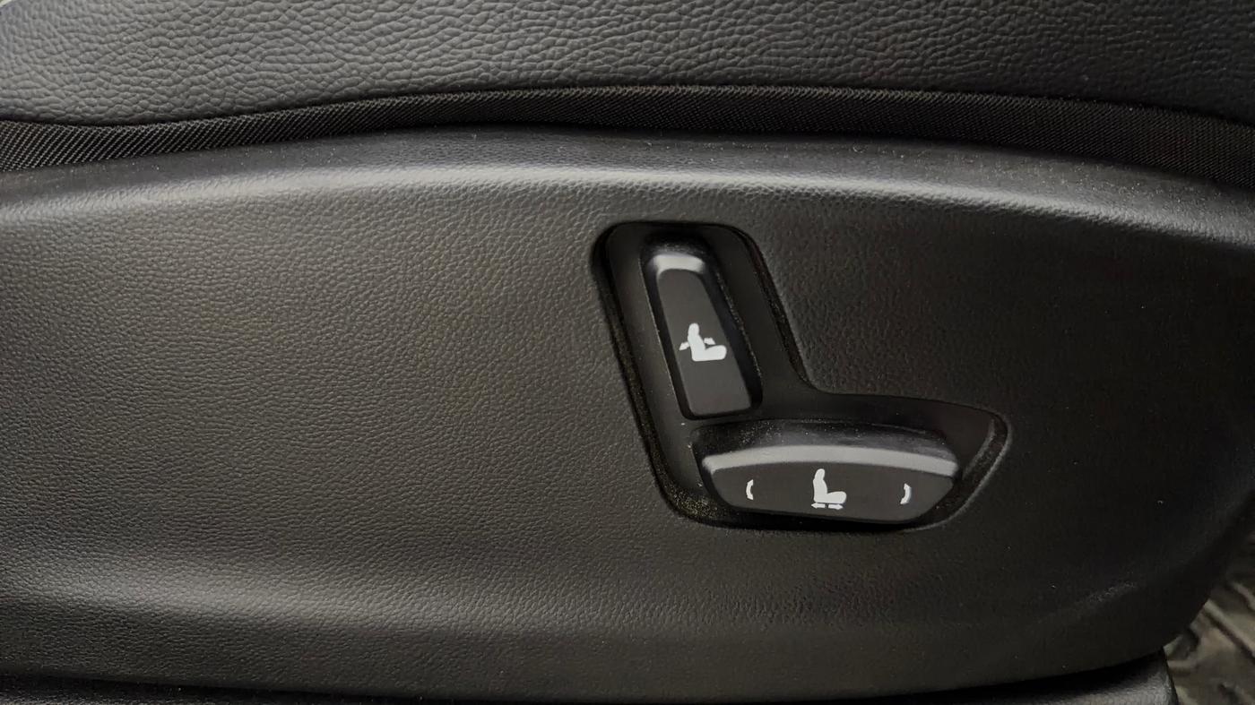 2024 MG HECTOR PLUS BlackStorm 7 STR Diesel, Diesel, Manual, 11,149 km, Driver Side Adjustment Panel