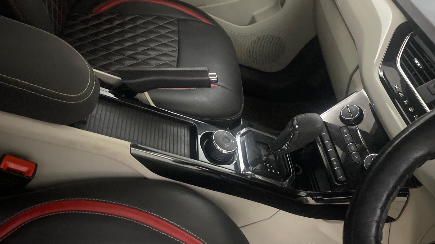 2021 Tata NEXON XZA PLUS PETROL, Petrol, Automatic, 35,930 km, Gear Lever