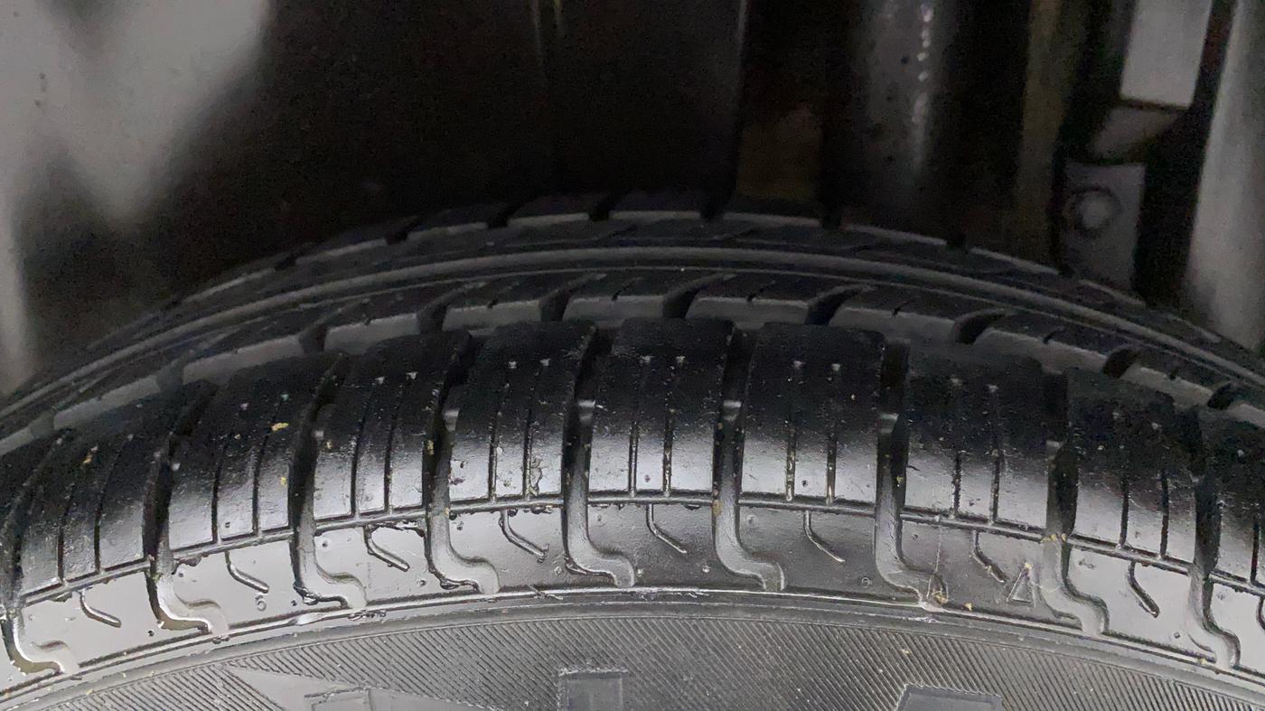 2012 Maruti Swift VDI, Diesel, Manual, 50,018 km, Left Rear Tyre Tread