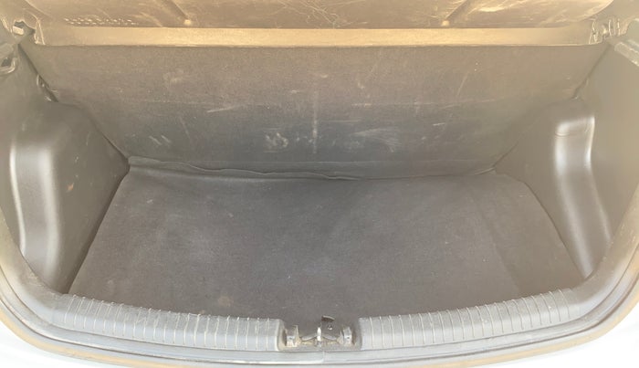 2016 Hyundai Grand i10 ASTA 1.2 KAPPA VTVT, Petrol, Manual, 1,31,515 km, Boot Inside