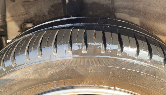 2016 Hyundai Grand i10 ASTA 1.2 KAPPA VTVT, Petrol, Manual, 1,31,515 km, Right Rear Tyre Tread