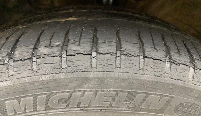 2017 Hyundai Verna 1.6 VTVT SX, Petrol, Manual, 71,946 km, Left Front Tyre Tread