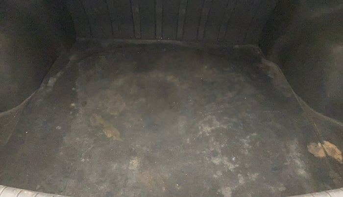 2017 Hyundai Verna 1.6 VTVT SX, Petrol, Manual, 71,946 km, Boot Inside