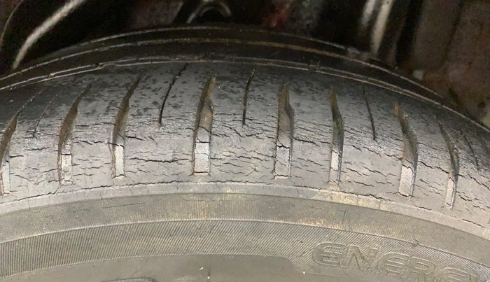 2017 Hyundai Verna 1.6 VTVT SX, Petrol, Manual, 71,946 km, Left Rear Tyre Tread