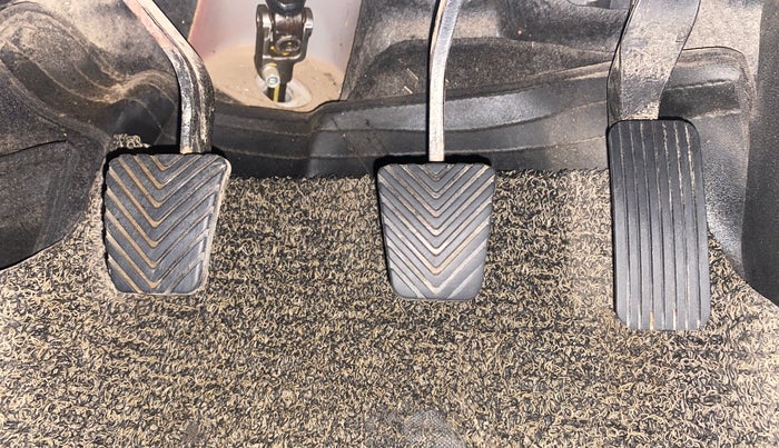 2017 Hyundai Verna 1.6 VTVT SX, Petrol, Manual, 71,946 km, Pedals