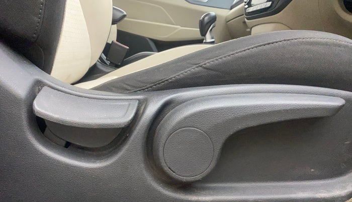 2017 Hyundai Verna 1.6 VTVT SX, Petrol, Manual, 71,946 km, Driver Side Adjustment Panel