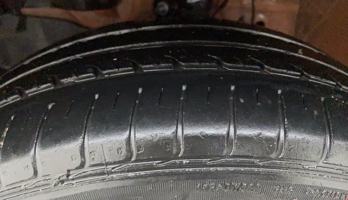 2015 Honda Jazz 1.2 V AT, Petrol, Automatic, 11,226 km, Left Front Tyre Tread