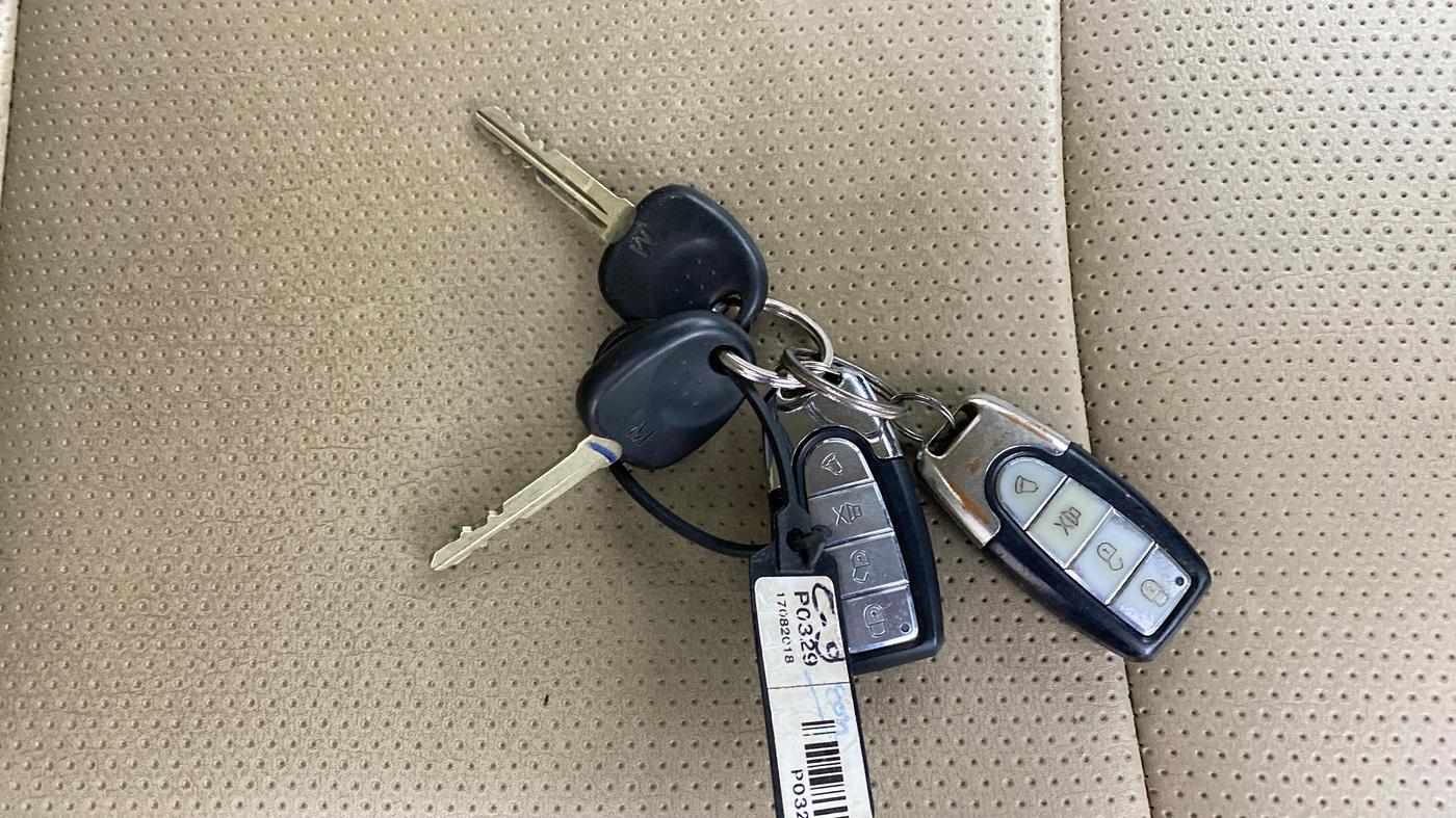 2018 Hyundai Eon ERA +, Petrol, Manual, 55,426 km, Key Close Up