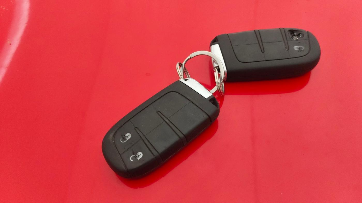 2018 Jeep Compass LONGITUDE (O) 2.0 DIESEL, Diesel, Manual, 1,00,310 km, Key Close Up