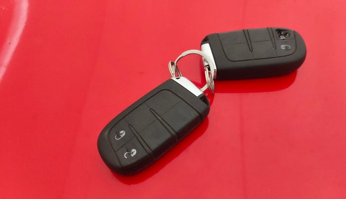 2018 Jeep Compass LONGITUDE (O) 2.0 DIESEL, Diesel, Manual, 1,00,310 km, Key Close Up