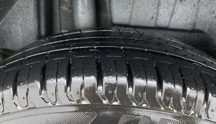 2020 Maruti Dzire ZXI Plus AMT, Petrol, Automatic, 25,928 km, Right Rear Tyre Tread
