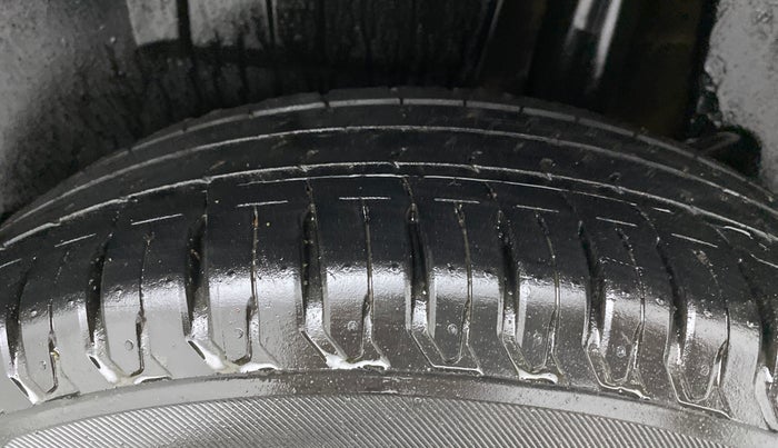 2020 Maruti Dzire ZXI Plus AMT, Petrol, Automatic, 25,928 km, Left Rear Tyre Tread