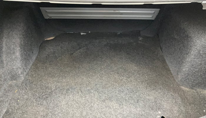 2016 Volkswagen Vento HIGHLINE PETROL AT, Petrol, Automatic, 83,011 km, Boot Inside