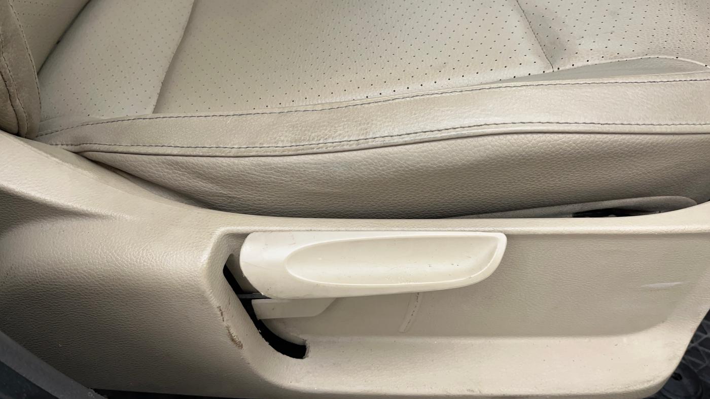 2016 Volkswagen Vento HIGHLINE PETROL AT, Petrol, Automatic, 83,034 km, Driver Side Adjustment Panel