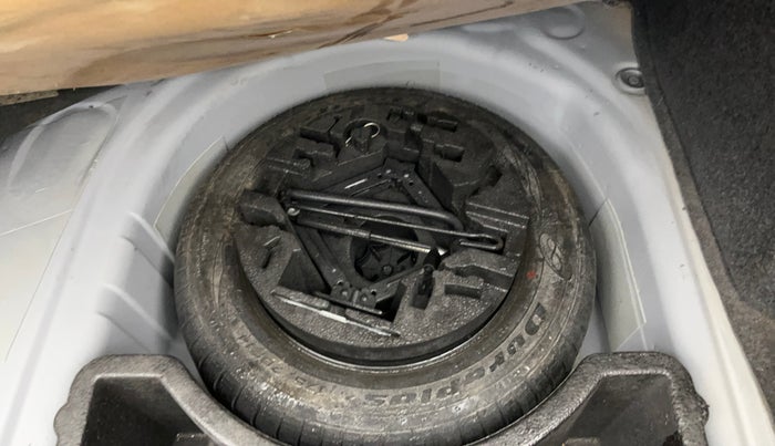 2016 Volkswagen Vento HIGHLINE PETROL AT, Petrol, Automatic, 83,011 km, Spare Tyre