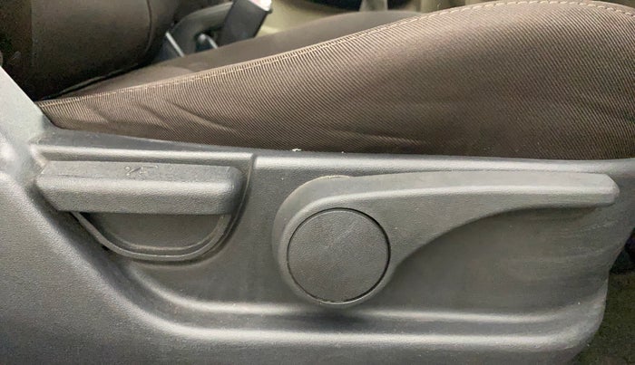 2013 Hyundai i20 ASTA 1.2, Petrol, Manual, 90,622 km, Driver Side Adjustment Panel