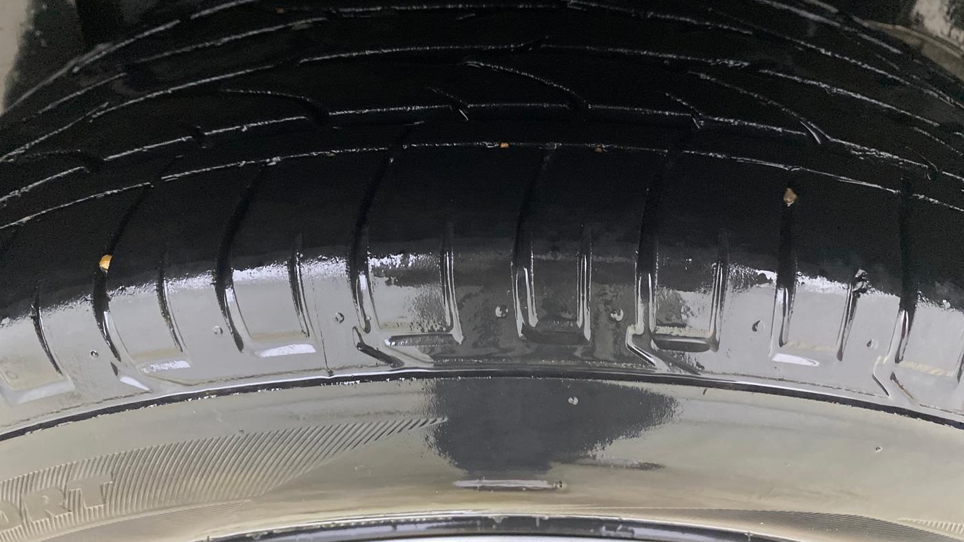 2021 Mahindra XUV300 W6 1.2 PETROL AMT, Petrol, Automatic, 62,028 km, Left Rear Tyre Tread