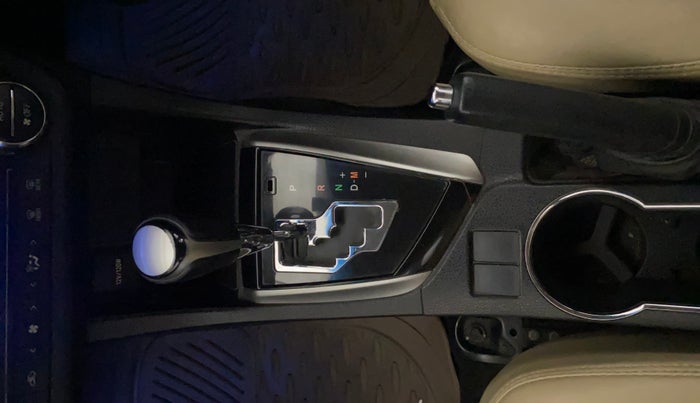 2016 Toyota Corolla Altis G CVT PETROL, Petrol, Automatic, 99,362 km, Gear Lever