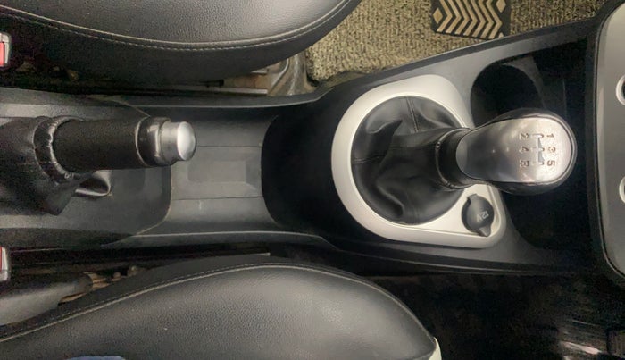 2015 Ford Figo TITANIUM 1.2 PETROL, Petrol, Manual, 77,456 km, Gear Lever