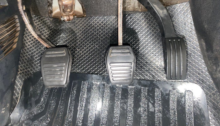 2015 Ford Figo TITANIUM 1.2 PETROL, Petrol, Manual, 77,456 km, Pedals