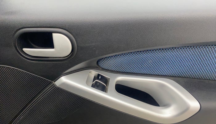 2015 Ford Figo TITANIUM 1.2 PETROL, Petrol, Manual, 77,456 km, Driver Side Door Panels Control