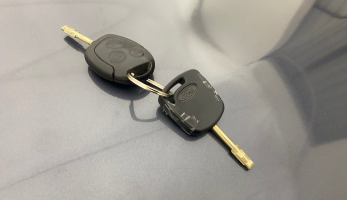 2015 Ford Figo TITANIUM 1.2 PETROL, Petrol, Manual, 77,456 km, Key Close Up