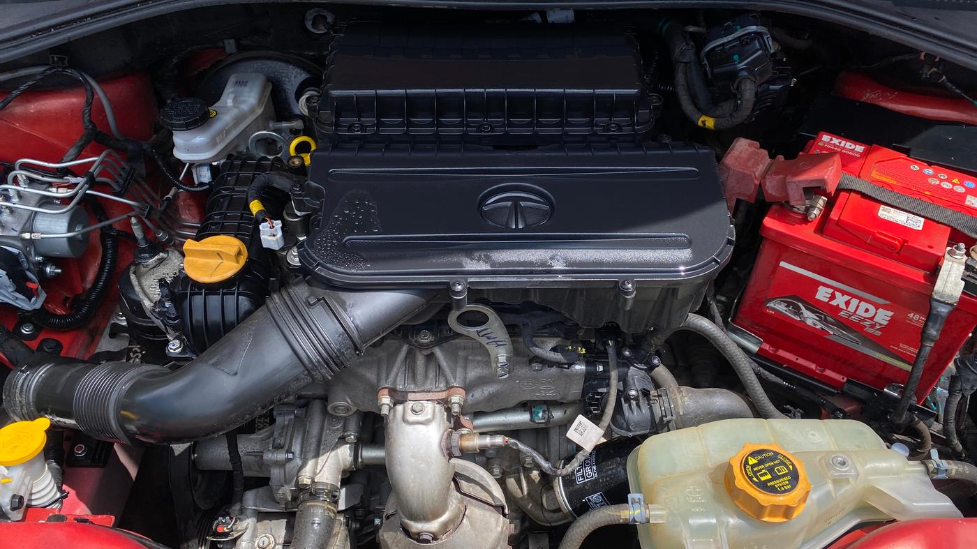 2022 Tata Tiago XZA PLUS PETROL, Petrol, Automatic, 45,968 km, Engine View