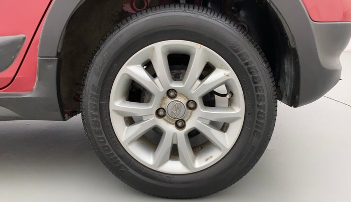 2017 Hyundai i20 Active 1.2 BASE, Petrol, Manual, 33,689 km, Left Rear Wheel