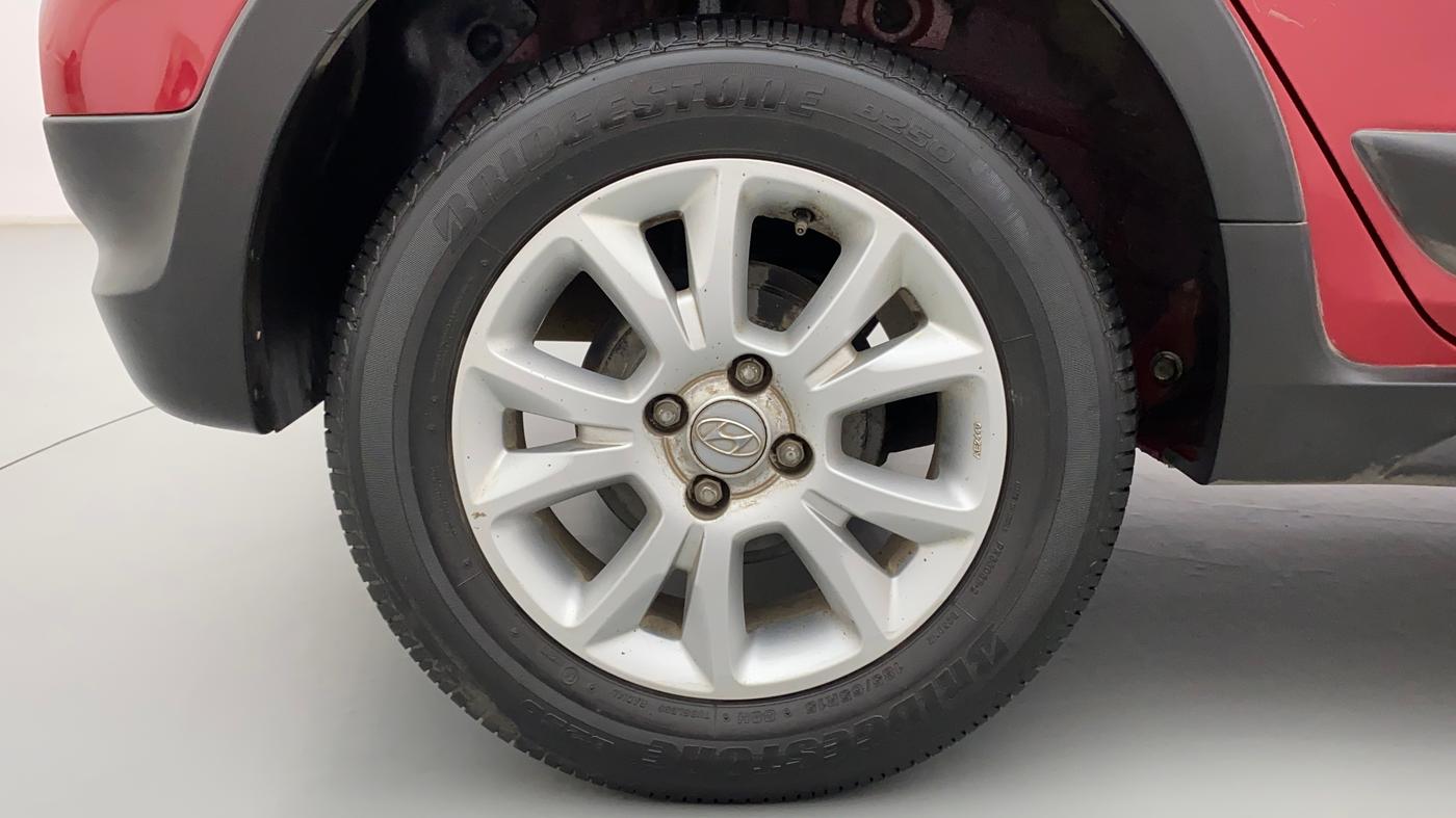 2017 Hyundai i20 Active 1.2 BASE, Petrol, Manual, 33,689 km, Right Rear Wheel