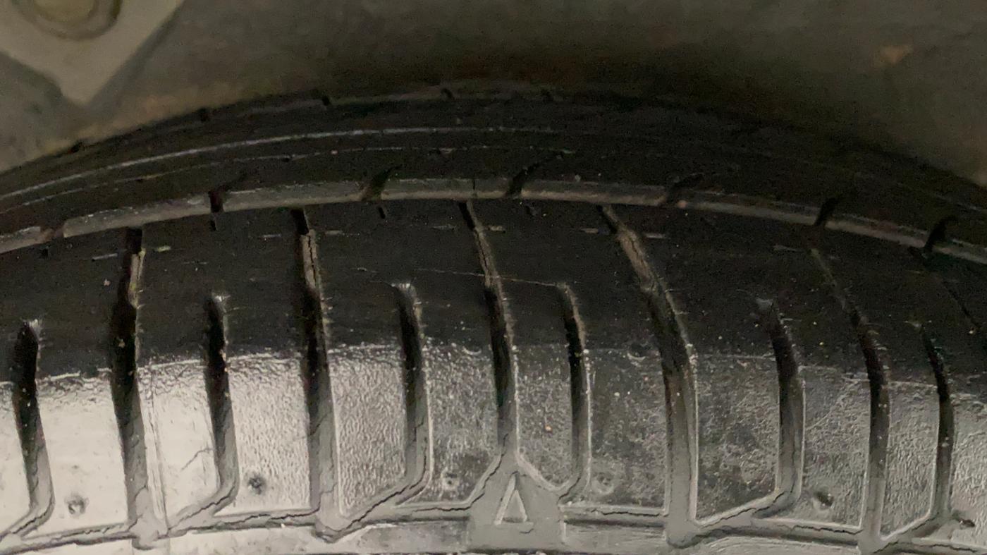 2012 Hyundai i10 ERA 1.1, Petrol, Manual, 38,256 km, Right Rear Tyre Tread