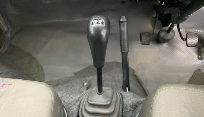 2011 Maruti Omni 5 STR, Petrol, Manual, 23,159 km, Gear Lever