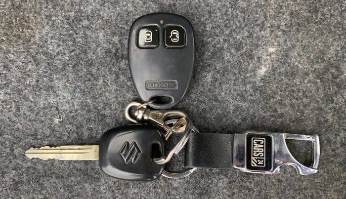 2011 Maruti Omni 5 STR, Petrol, Manual, 23,159 km, Key Close Up