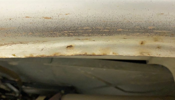 2011 Maruti Omni 5 STR, Petrol, Manual, 23,159 km, Left running board - Slight discoloration