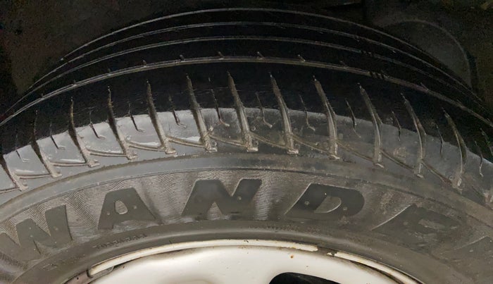 2014 Renault Duster RXE PETROL, Petrol, Manual, 41,439 km, Left Rear Tyre Tread