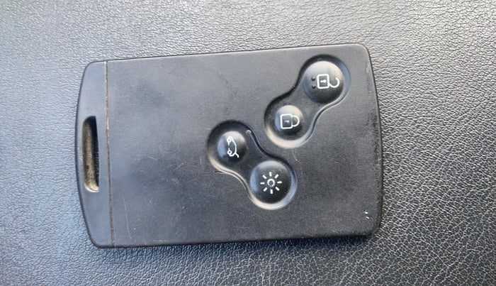 2019 Nissan Kicks XV PREMIUM O DUAL TONE DIESEL, Diesel, Manual, 98,840 km, Key Close Up