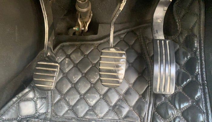 2019 Nissan Kicks XV PREMIUM O DUAL TONE DIESEL, Diesel, Manual, 98,840 km, Pedals