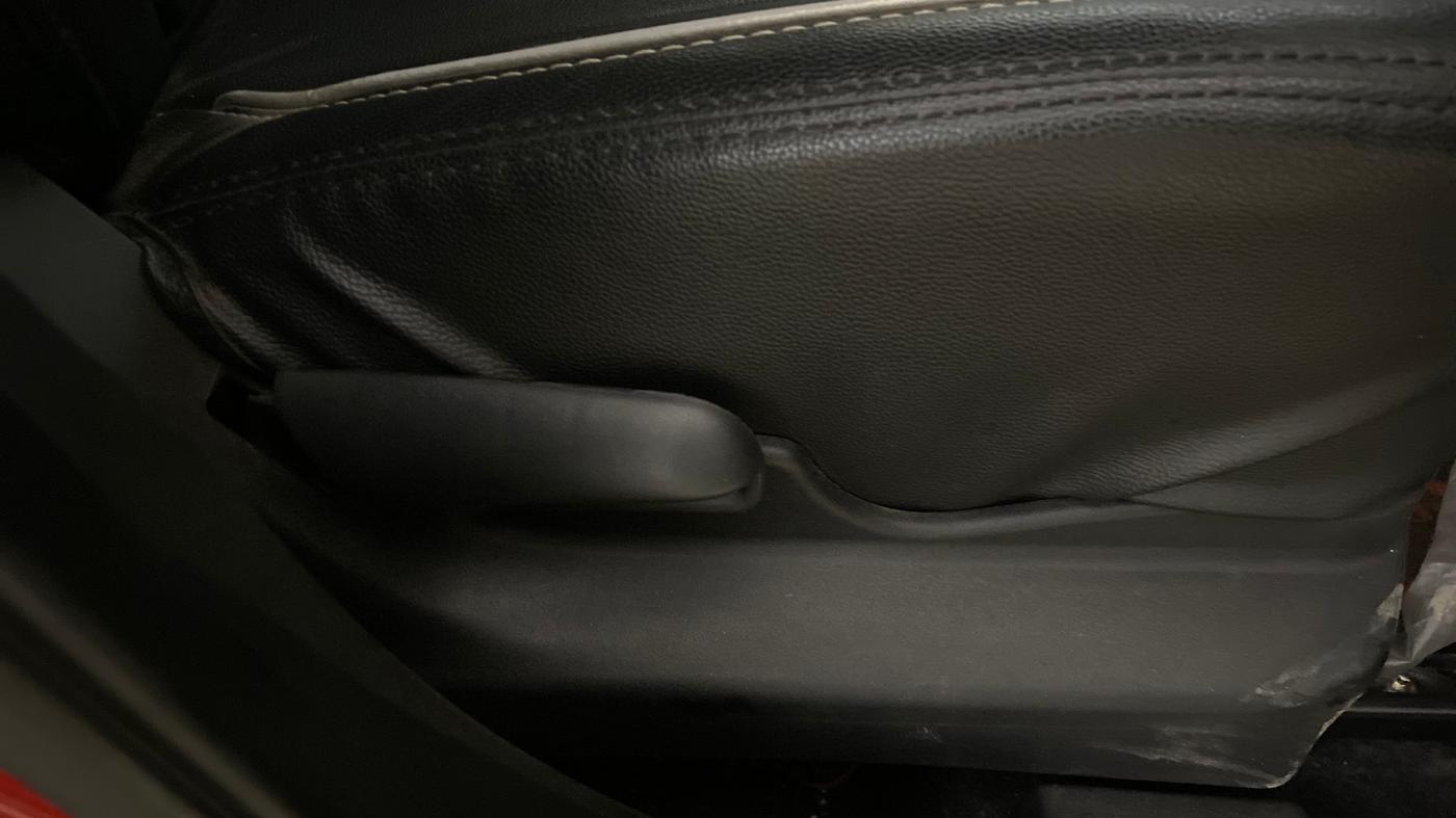 2021 Maruti Vitara Brezza VXI, Petrol, Manual, 38,673 km, Driver Side Adjustment Panel